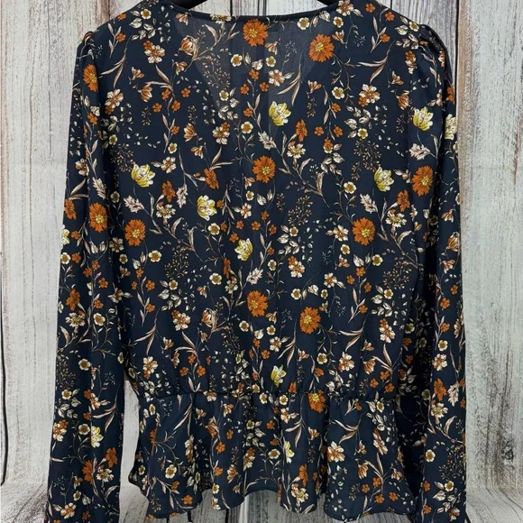 Nine Britton Cavanna Faux Wrap Blouse Size Medium - Picture 2 of 9